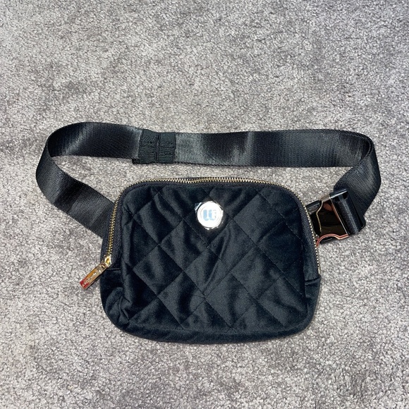 New Black Quilted Velvet Belt Bag Wantable - Picture 1 of 4